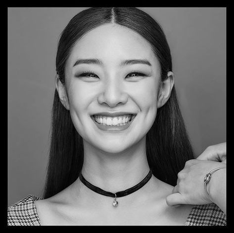 Soft Pink Makeup, Uni Makeup, Perfect Smile Teeth, V34 Colour Corrector, Soft Makeup Look, Stephanie Lee, Colour Corrector, Smile Drawing, Perfect Winged Eyeliner