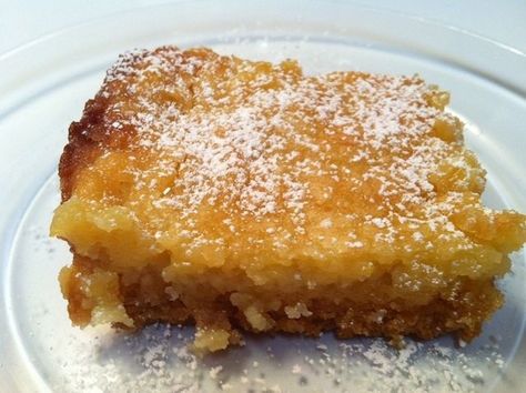 Gooey Lemon Bars, Lemon Cake Bars, Ooey Gooey Cake, Chess Squares, Ooey Gooey Butter Cake, Cake Bars Recipe, Gooey Cake, Gooey Butter Cake, Delectable Desserts