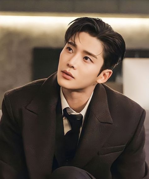 Rowoon Long Hair, Korean Actors Men Kdrama, Asian Man In Suit, Rowoon Destined With You, Rowoon Boyfriend Material, Kdrama Men, Kim Rowoon, Most Handsome Korean Actors, Rowoon Sf9