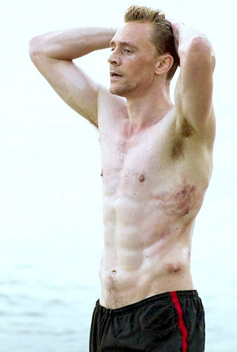 Tom Hiddleston Tom Hiddleston Shirtless, Tom Hiddleston Dancing, Tom Hiddleston Quotes, Avengers Black Widow, Tom Hiddleston Funny, April Ludgate, Night Manager, Marvel Men, Thomas William Hiddleston