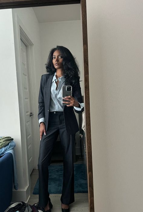 Laurenb on X: "started my internship today! https://t.co/Ufl6Nh8kiT" / X Job Interview Outfit For Women Casual, Bussines Casual Woman, Court Outfit, Business Casual Skirt, Job Interview Outfit, Women Lawyer, Lawyer Fashion, Lawyer Outfit, Business Attire Women