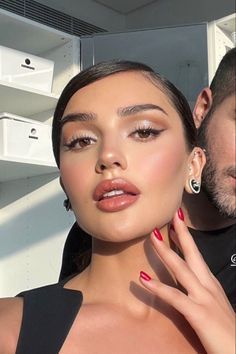 Makeup Professional Look, Moody Eye Makeup, Nikki La Rose Makeup, Expensive Makeup Look, High Visual Weight Makeup, Taiwan Makeup, Soft Summer Makeup, Make Up Sposa, Maquillage On Fleek