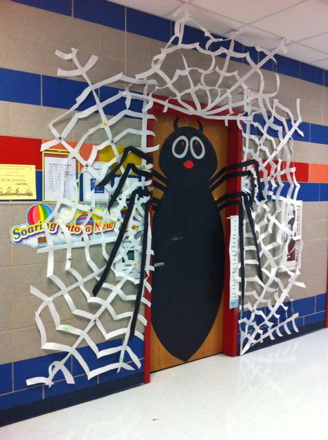 Fun project. Class Door decoration for October Halloween Classroom Door Ideas, Decoration Ideas For Halloween, Ideas For Halloween Party, Halloween Door Decorations Classroom, Fall Classroom Door, Halloween Doors, Classroom Door Ideas, Class Door Decorations, Classroom Door Decorating