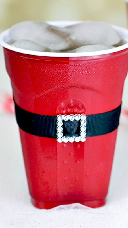 Santa's Belt Plastic Cup Craft ~ And other Clever Holiday Party Ideas using SOLO® Plastic Cup Crafts, Christmas Sweater Party, Cup Crafts, Red Cups, Ugly Christmas Sweater Party, 12 December, Christmas Party Food, Christmas 2015, Noel Christmas