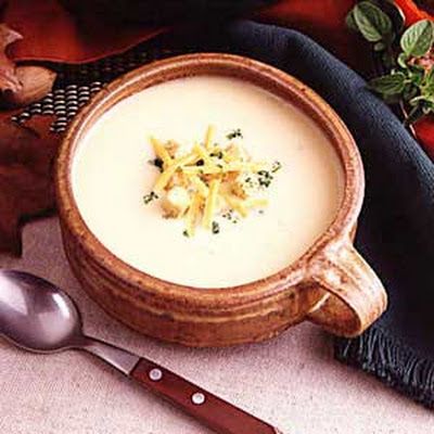 Elvis Presleys favorite "Potato Cheese Soup" Marie Callenders Recipes, Marie Calendars, Potato Cheese Soup, Sausage And Potato Bake, Cheese Soup Recipe, Cheese Soup Recipes, Potato Cheese, Potato Soup Recipe, Soup And Stew