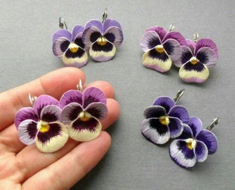 Pansy earrings Clay Pansy, Polymer Clay Kunst, Earring Clay, Dekoratívne Vence, Polymer Flowers, Waterproof Paint, Polymer Earrings, Polymer Clay Jewelry Diy, Jewelry Summer