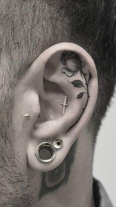 Behind The Ear Sister Tattoo Ideas, Ear Tattoo Design For Men, Ear Tats Tattoo, Inside Ear Tattoos Men, Gothic Ear Tattoo, Skull Ear Tattoo, Men’s Ear Tattoo, Mens Ear Tattoo, Tattoo Inside Ear