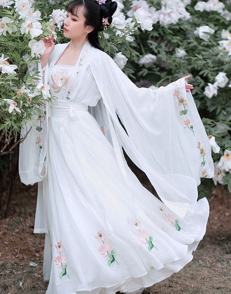 Traditional Chinese Tang Dynasty Court White Hanfu Dress Ancient Peri Princess Embroidered Historical Costume for Women Princess Hanfu Dress, Hanfu Dress White, White Hanfu Dress, Chinese White Dress, White Hanfu For Women, White Kimono Traditional, Hanfu Dress Princesses, Japanese Dress Traditional, Chinese Outfits Traditional