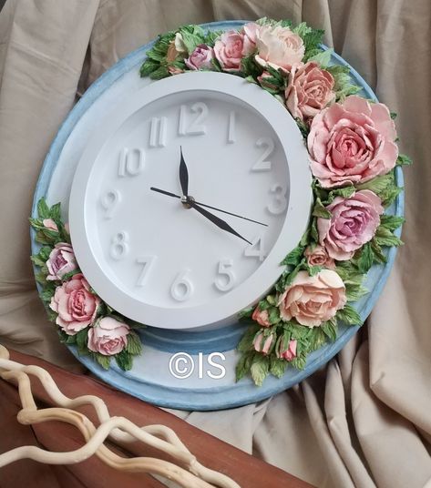 Clay Clock, Clock Painting, Diy Air Dry Clay, Diy Clock Wall, Paper Quilling Designs, Diy Clock, Sculpture Painting, Quilling Designs, Textile Doll