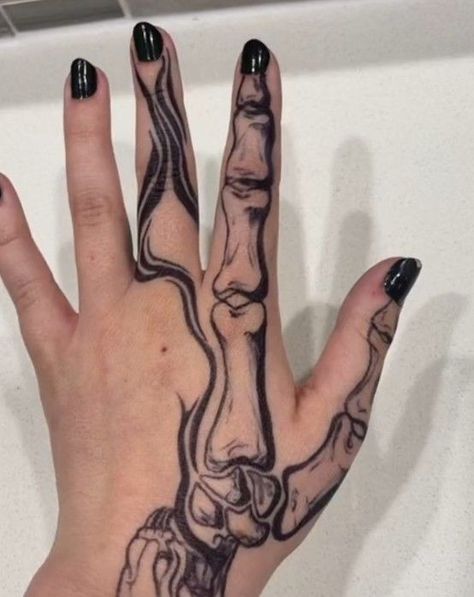 Bone Hand Tattoo, Skeleton Hand Tattoos, Tattoo Main, Mekap Mata, Tato Henna, Pretty Hand Tattoos, Bone Tattoos, Sharpie Tattoos, Pen Tattoo