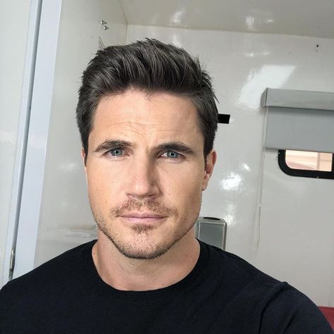 Robbie Amell https://familytron.com/robbie-amell/ True Jackson Vp, Robbie Amell, Murdoch Mysteries, Canadian Men, Film Credits, Kevin Spacey, Oliver Queen, Toronto Ontario Canada, Stephen Amell