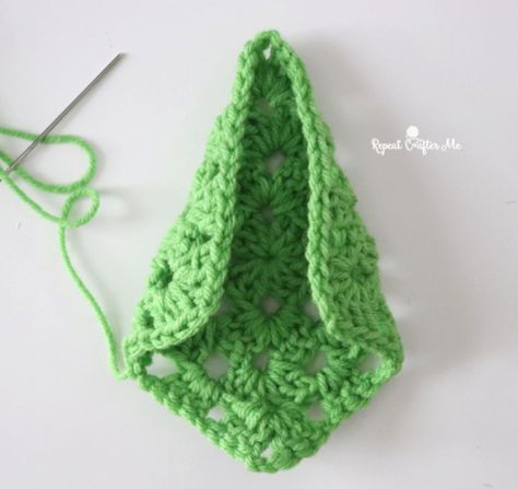 Crochet Granny Square Evergreen Trees - Repeat Crafter Me Granny Square Christmas Tree, Granny Square Christmas, Mexican Crochet, Granny Christmas, Granny Square Pattern Free, Crochet Christmas Trees Pattern, Crochet Christmas Ornaments Free, Crochet Ornament Patterns, Christmas Crochet Patterns Free