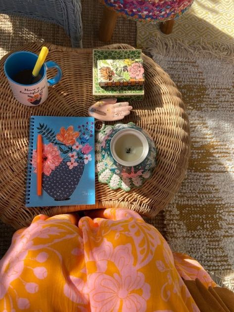 Colorful Life Aesthetic, Aesthetic Cottage Core, Aesthetic Cottage, Vision Board Pictures, Summer Ideas, Spring Vibes, Summer Dream, Jolie Photo, Cottage Core