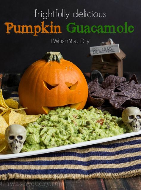 Frightfully Delicious Pumpkin Guacamole! Such a fun way to serve the guacamole for Halloween! Pumpkin Throwing Up, Puking Pumpkin, Creepy Halloween Food, Spooky Halloween Food, Halloween Camping, Halloween Food Appetizers, Halloween Foods, Guacamole Dip, Autumn Food