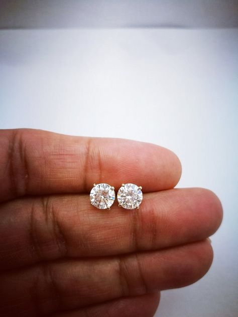 Diamond Earrings Men, Round Diamond Stud Earrings, Mens Earrings, Earrings Men, Stud Earrings Women, Diamond Solitaire Earrings, Diamond Earrings Studs Round, Wedding Earring, Earrings Classic