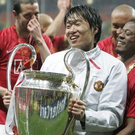 Soccer Pfp, Park Ji-sung, Manchester United Wallpaper, Manchester United Football Club, Park Ji Sung, Football Icon, Football Is Life, Manchester United Football, Football Photos