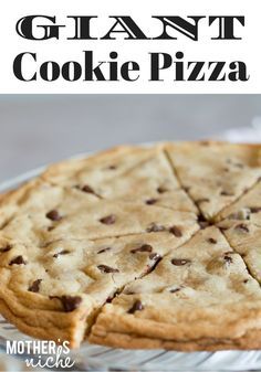 The most amazing cookie recipe you will ever find. This giant cookie is the perfect gift for a neighbor or a teacher! Or ANYONE. Chocolate Chip Pizza Cookie, Pizza Cookie Recipe, Big Cookie Cake, Diy Cookie Cake, Big Cookie Recipe, Giant Cookie Recipe, Chocolate Chip Pizza, Cookie Pizza Recipe, Chocolate Chip Cookie Pizza