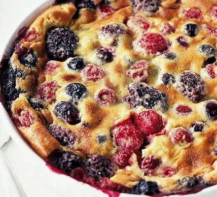 Clafoutis Berry Clafoutis, Canadian Butter Tarts, Cooking With Honey, Clafoutis Recipes, Dessert Halloween, Chocolate Macaroons, Butter Tarts, French Dessert, French Desserts