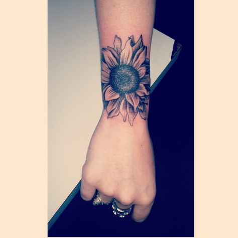 Tattoo Ideas Female Wrist, Cover Up Tattoo Ideas Female, Cover Up Tattoo Ideas, Up Tattoo Ideas, Tattoos For Women On Thigh, Model Tattoos, Wrist Tattoo Cover Up, Sunflower Tattoo Sleeve, Flower Wrist Tattoos