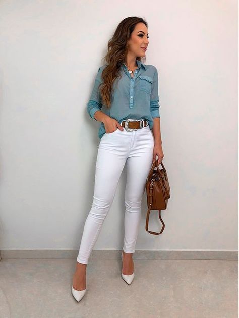 42ffcf057e133f94c1b7b5cf543ef3bddesc52674486ri Casual Chique Stijl, Elegante Casual, Casual Work Outfits, Casual Chic Style, Work Outfits Women, Professional Outfits, Business Casual Outfits, Work Attire, White Pants