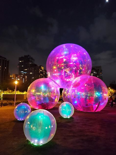 Shopping Mall Exterior, Electric Forrest, Creative Installation, Mall Exterior, Amsterdam Light Festival, Colour Christmas, Light Fest, Horizon Art, Fair Festival