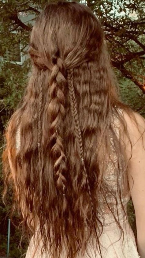 Not mine! #hairinspo #hairstyle #cute #aesthetic #simplebutcute Ethereal Aesthetic Hairstyles, Fairy Braided Hairstyles, Fairycore Hairstyle, Elf Braids, Mystical Hair, Elf Hairstyles, Tiefling Druid, Hair Cornrows, Elf Witch