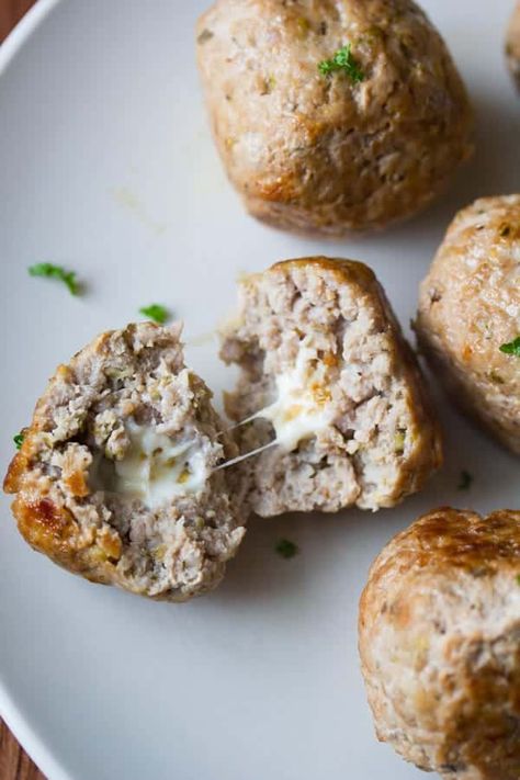 close up shot of a feta-stuffed greek turkey meatball cut in half revealing gooey feta cheese Best Baked Turkey, Baking With Yogurt, Garlic Yogurt Sauce, Baked Turkey Meatballs, Greek Turkey Meatballs, Turkey Meatballs Recipe, Recipe With Garlic, Garlic Yogurt, Greek Turkey