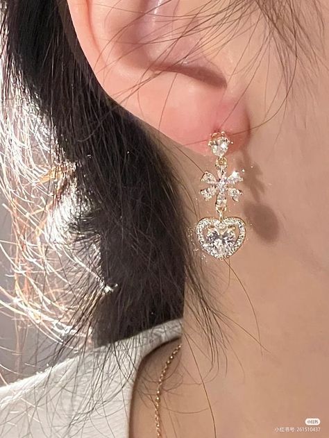 Diary Aesthetic, Ethereal Jewelry, Pretty Ear Piercings, Golden Globes Red Carpet, Pretty Jewelry Necklaces, Korean Jewelry, Ear Ring, Jewelry Accessories Ideas, Girly Accessories