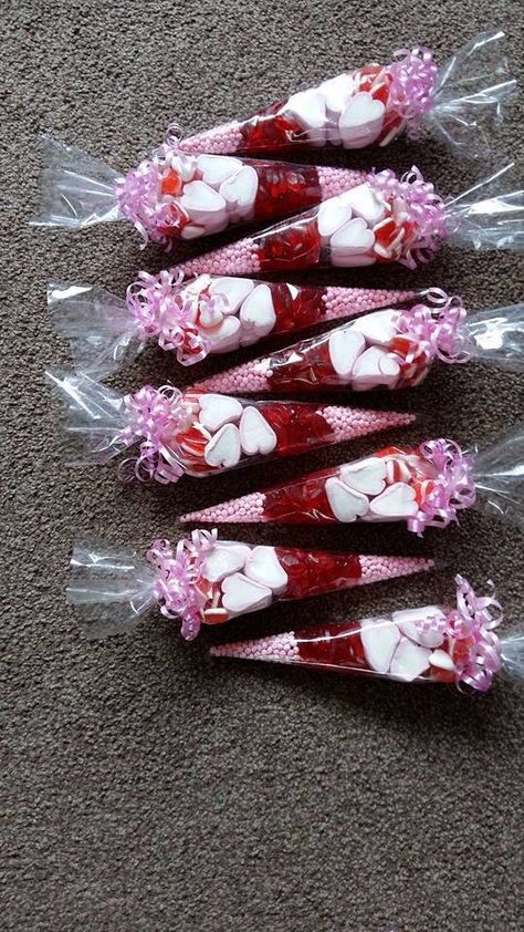 Valentine’s Day Candy, Sweet Cones Ideas, Valentines Day Candy, Chocolates Gift, Candy Gifts Diy, Valentines Candy, Candy Arrangements, Valentines Snacks, Candy Bouquet Diy