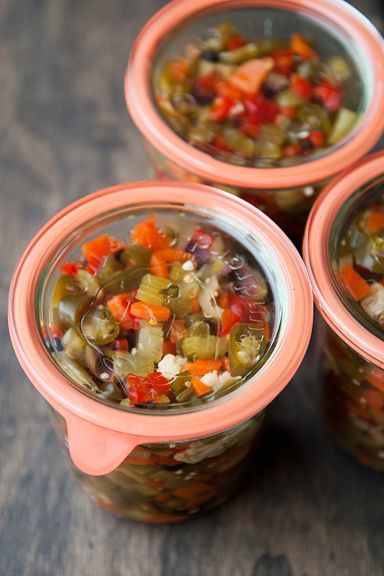 Giardinara Pickled Peppers Recipe, Pickled Pepper Recipe, Hot Pepper Recipes, High Calorie Diet, Bath Boms, Pickled Peppers, Hot Peppers, Tuna Recipes, Pickled Vegetables