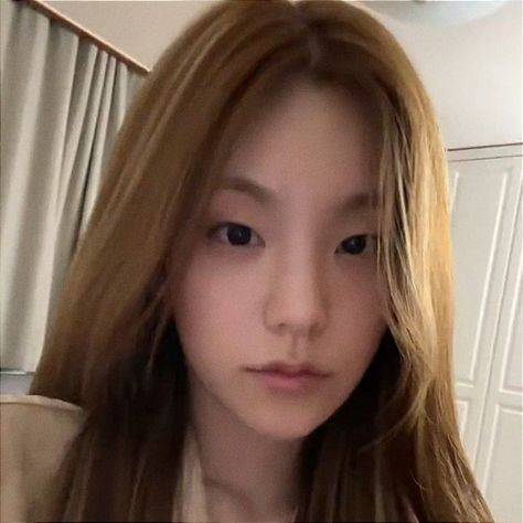 ◖ icon lq pics random itzy hwang yeji selca without makeup 2023 Itzy Without Makeup, Yeji Without Makeup, Yeji No Makeup, Yeji Selca, Yeji Hwang, Makeup 2023, Crop Photo, Hwang Yeji, Pretty Ppl