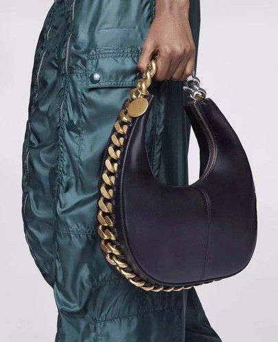 Stella Mccartney Frayme, Stella Mccartney Bag, Leather Handbags Women, Designer Totes, Bags Luxury, Hobo Bags, Small Shoulder Bag, Small Handbags, Chain Shoulder Bag