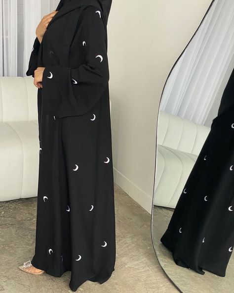 Beautiful Moon Embroidery Abaya With Hidden Button And Moon Embroidery Work Black Hijab 😍 Size Available - 50, 52, 54, 56, 58 Material- Premium Nida Fabric💯💓 Price - DM💫 . @azisha.in @azisha.in @azisha.in . . #azisha #trending #luxurylifestyle #luxuryaffordable #dubaiabayas #abayafashion #abayacollection #abayadubai #abayastyle #hijabfashion #hijabstyle #modestclothing #modestfashion #modestyfashion #explore #indianmuslims #muslimsoftheworld #fyp #fashion Abaya Designs Black, Black Abaya Aesthetic, Abaya Fashion Black, Trending Abaya, Borkha Design, Aesthetic Abaya, Embroidery Abaya, Flair Sleeves, Abaya Modest