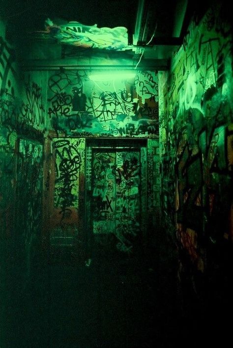 Low Light Photography, Dark Green Aesthetic, Slytherin Aesthetic, Cinematic Photography, Green Wallpaper, Green Light, Green Aesthetic, Light Photography, Metropolis