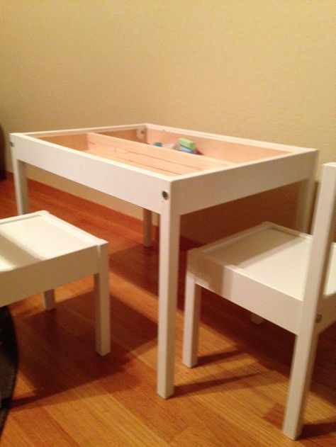 LATT compartment and reversible table top hack - IKEA Hackers - IKEA Hackers Latt Hack, Ikea Kids Table, Ikea Table Hack, Ikea Latt, Bedroom Tables, Hackers Ikea, Kids Craft Tables, Magnetic Dry Erase Board, Ideas Habitaciones