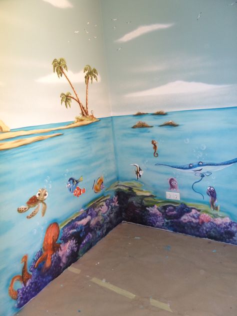 Nemo Mural, Nemo Bathroom, Finding Nemo Nursery, Nemo Nursery, Disney Themed Bedrooms, Playroom Mural, Ocean Mural, Ocean Island, Ocean Room