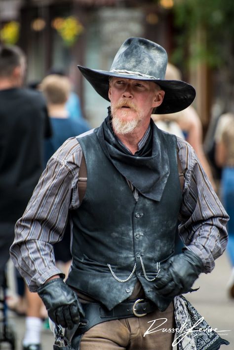 Old Man Cowboy, Wild West Outfits, Cowboy Character Design, Old West Cowboy, Old Cowboy, Cowboy Hat Styles, Custom Cowboy Hats, Mens Western Wear, Black Cowboy Hat