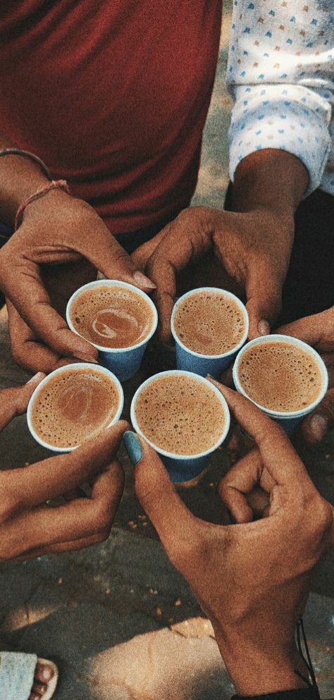 group tea. Chai Party, Tea Snap, Indian Cafe, Friend Group Pictures, Indian Tea, Thai Tea, Cute Cartoon Images, Sms Marketing, Morning Tea