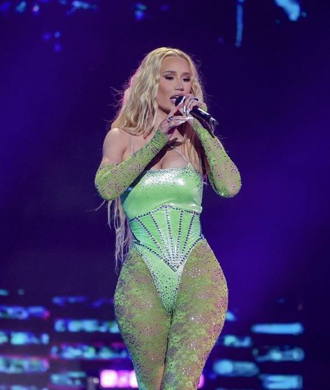 Iggy Azalea performing at the AVN Awards 2024 Waiting You, Iggy Azalea, Celebration Gif, Types Of Women, Ask Yourself, Hottest Celebrities, My Type, Rappers, The Photo