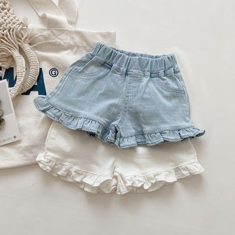 Short Jeans Infantil, Girls Ruffle Shorts, Short Infantil, Denim Baby, Jeans Claro, Baby Girl Shorts, Ruffle Pants, Ruffles Fashion, Kids Fashion Clothes