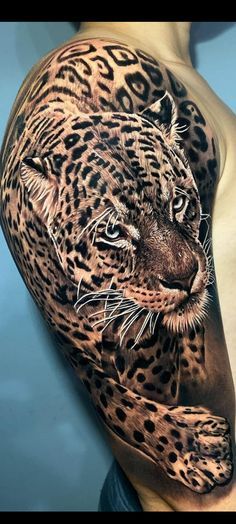 Leopard Tattoo Realistic, Panter Tattoo Men, Leopard Tattoo Men, Leopard Arm Tattoo, Leopard Back Tattoo, Leopard Print Tattoo Sleeve, Jaguar Tattoo Design, Medusa Tattoo Meaning, Animal Print Tattoo