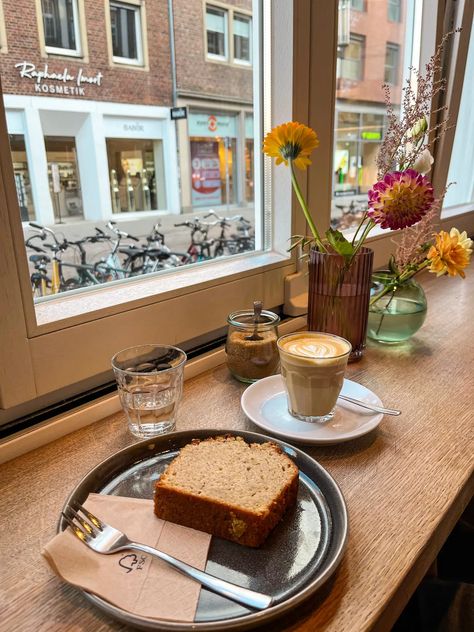 Looking for a good cappuccino or even a flat white in Münster, Germany? These are 7 cafes in Münster that you need to visit. Living In Germany Aesthetic, German Cafe, Cozy Cafe Interior, German Breakfast, Flat White Coffee, Opening A Cafe, Pear Jam, Speciality Coffee Shop, Bakery Ideas