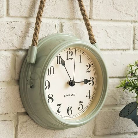 Fancy Boutique, Wall Clock Light, Minimalist Clocks, Minimalist Wall Clocks, Wall Clocks Living Room, Kitchen Clocks, Clock Vintage, Kitchen Wall Clocks, Metal Clock