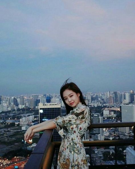 Jennie BLACKPINK aesthetic blue Thailand Jennie Kim Blackpink, Ruby Jane, Naha, Park Chaeyoung, Blackpink Photos, Blackpink In Your Area, Blackpink Fashion, Photo Instagram, Lalisa Manoban