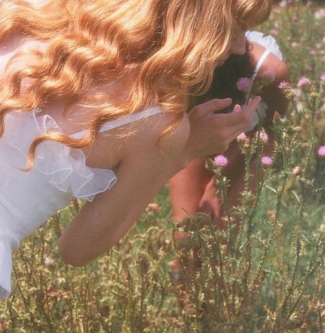 Ethereal Aesthetic, Fotografi Vintage, Fairy Aesthetic, Different Aesthetics, Angel Aesthetic, Cottage Core Aesthetic, Princess Aesthetic, Cottagecore Aesthetic, Spring Aesthetic