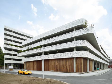 From Ghent’s ring road the first sight of the hospital AZ Sint-Lucas one gets is the multi-storey car park. For this reason the design devotes a lot of atten... Car Park Design, Parking Building, Sustainable City, Civic Center, Small Buildings, Parking Design, Facade Design, Car Park, Office Building