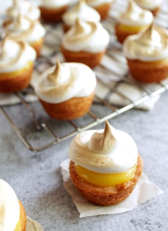 Everything's better when bite-sized. Like these two-bite lemon meringue pies! Mini Lemon Meringue Pies, Meringue Pies, Lemon Meringue Tart, Slow Cooker Desserts, Oreo Dessert, Lemon Meringue Pie, Mini Pies, Meringue Pie, Think Food