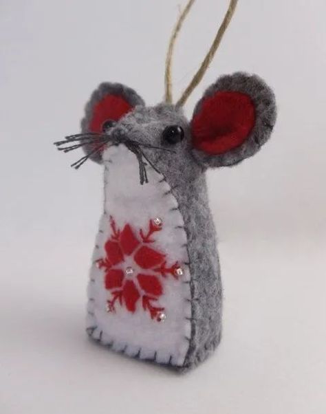 Sewing Christmas, Felt Crafts Christmas, Felt Christmas Decorations, Felt Mouse, Ideas Handmade, Christmas Mouse, Handmade Christmas Decorations, Felt Christmas Ornaments, Christmas Sewing