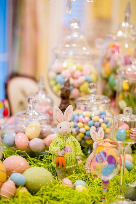 Turtle Creek Lane, Brunch Decorations, Turtle Creek, Vegan Brunch, Easter Table Settings, Easter Tablescapes, Easter Inspiration, Easter Decorations Dollar Store, Decorations Table