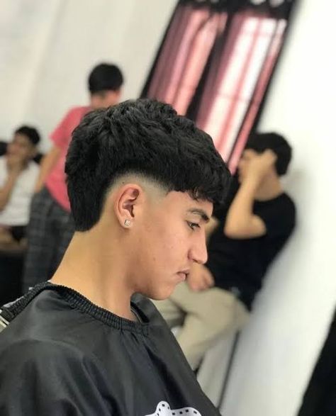 Mullet Hair Hombre, Corte Mullet, Boys Haircuts With Designs, Fade Mullet, Hair Types Men, Very Short Hair Men, Taper Fade Short Hair, Fade Haircut Designs, Fade Haircut Curly Hair